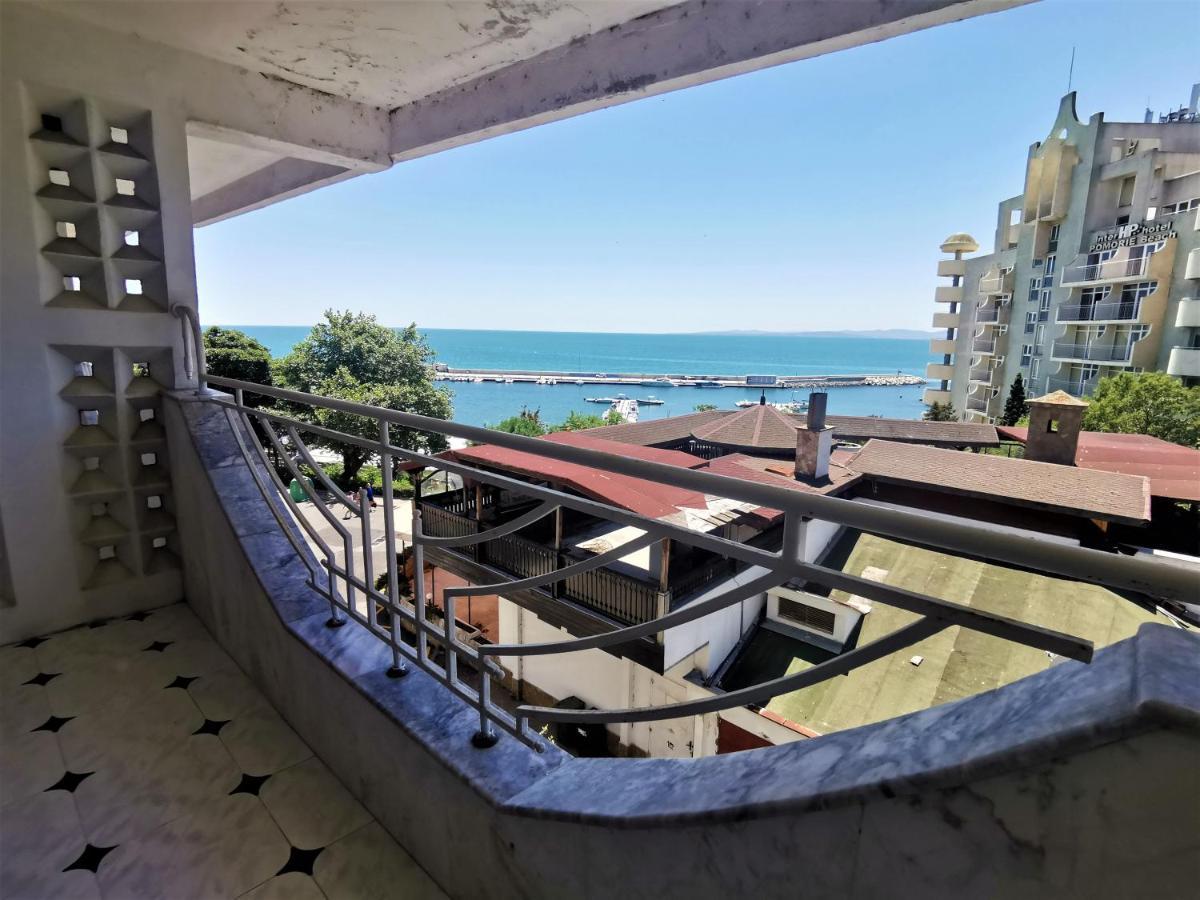 Lazur Seaview Apartment Pomorie Bagian luar foto